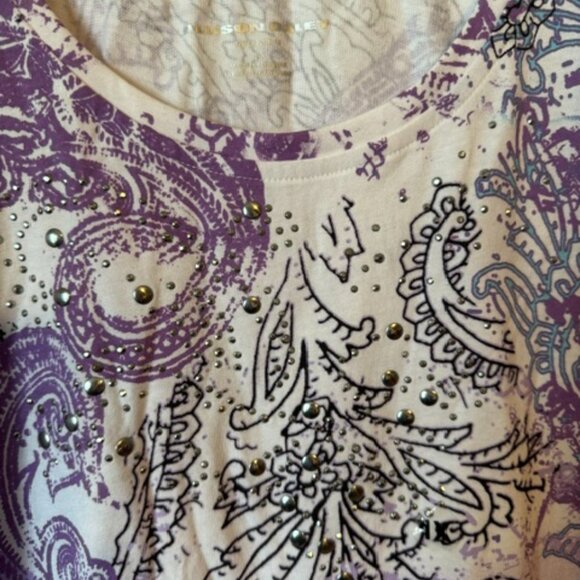 NWT PURPLE PRINT TOP w/SILVER TONE STUD EMBELLISHMENT 1X PLUS #U - Picture 5 of 8